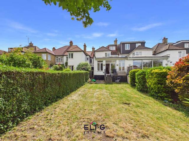 House for sale in Temple Fortune, Greater London