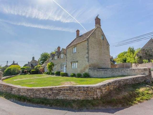House for sale in Fossebridge, Gloucestershire