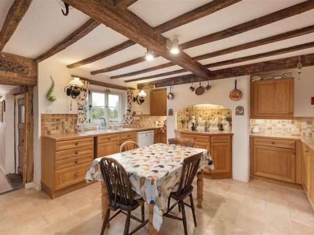House for sale in Waltham, The Bridge