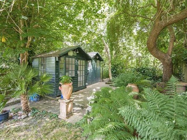 House for sale in New Malden, New Malden