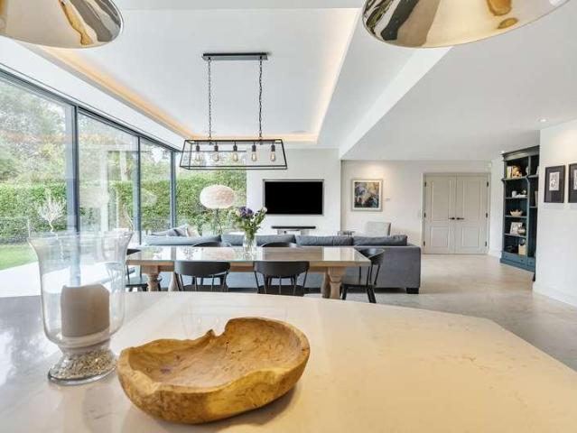 House for sale in Gerrards Cross, Tatling End