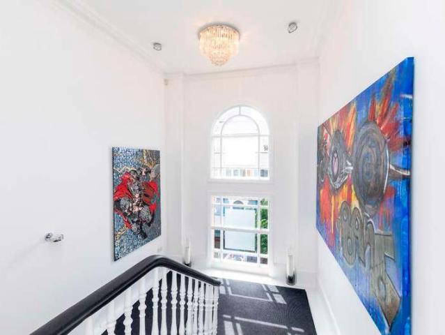 House for sale in North Kensington, Greater London