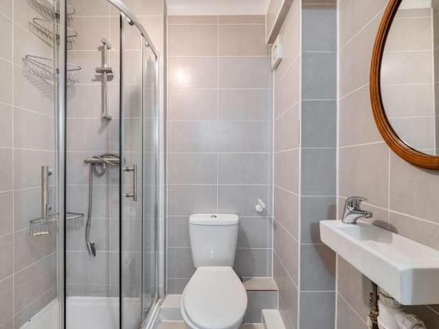 House for sale in Yiewsley, Greater London