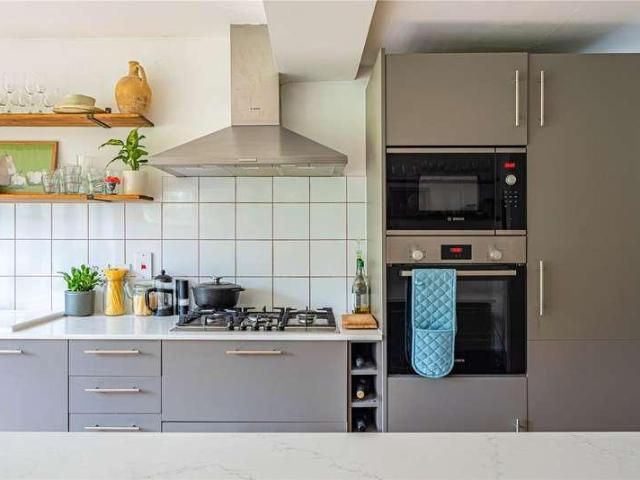 House for sale in Hall Park, Pouchen End