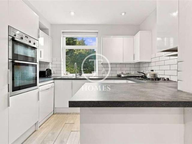 House for sale in London Borough of Barnet, Greater London