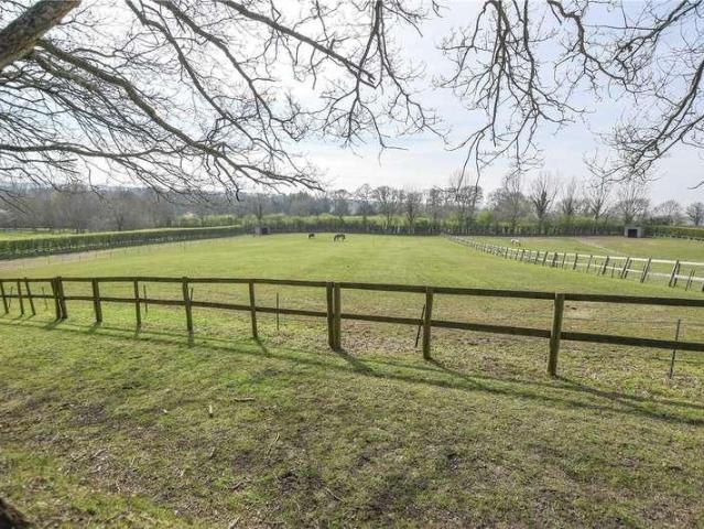 House for sale in Finchampstead