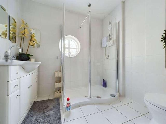 House for sale in Halesowen, West Midlands