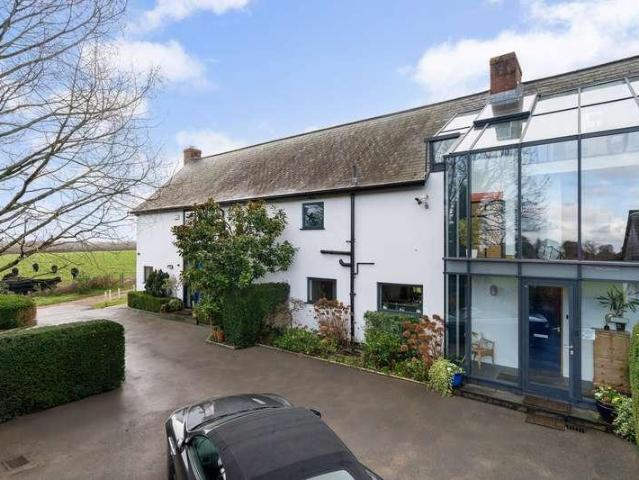 House for sale in Fole, Surrey