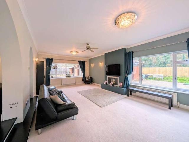 House for sale in Aspley Guise, Bedfordshire