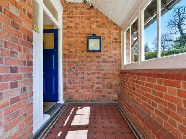 House for sale in Oxted, Hillview
