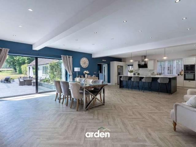House for sale in Bromsgrove, Worcestershire
