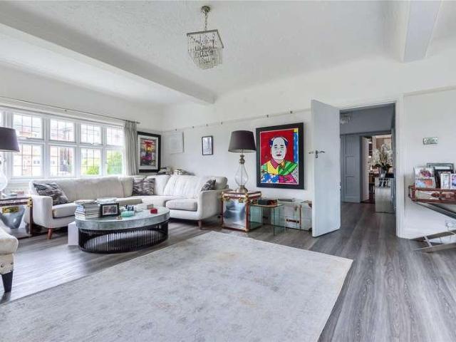 House for sale in Whetstone, Greater London