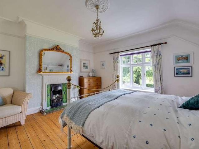 House for sale in Backford, Cheshire