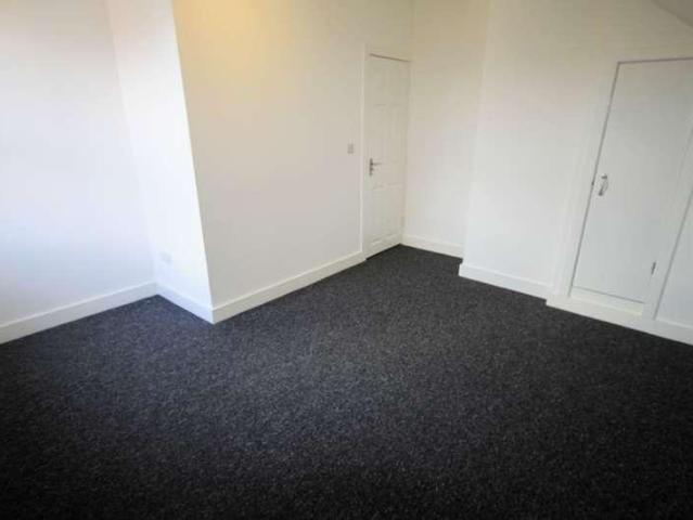 House for sale in Hyde Park, West Yorkshire