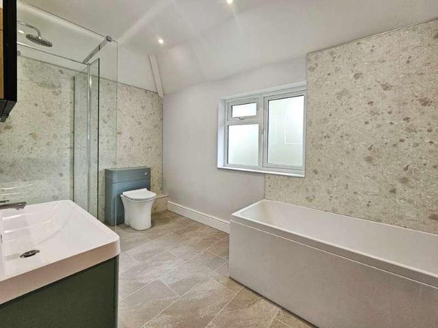 House for sale in Dale Hill, Essex