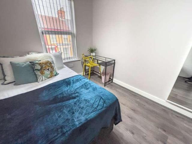House for sale in Kensington, Calderstones