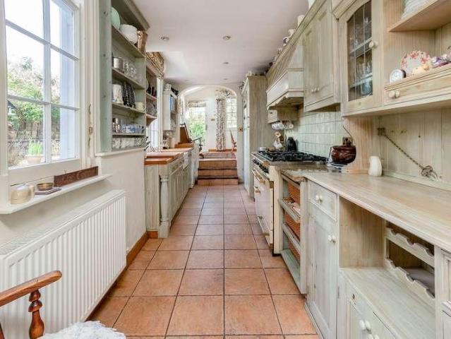 House for sale in Cliff Hill, Green Close