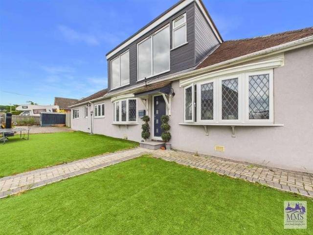 House for sale in Cliffe Woods