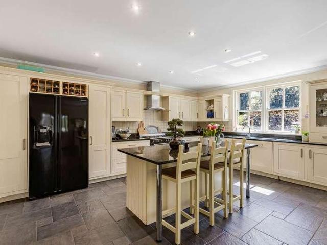 House for sale in Hertford, Colliers End