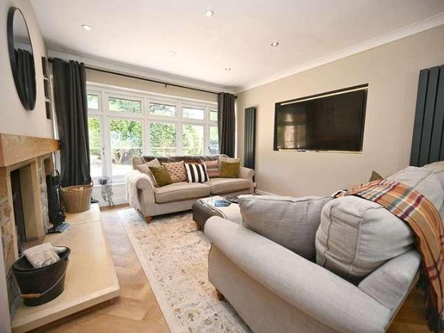 House for sale in Pogmoor, South Yorkshire