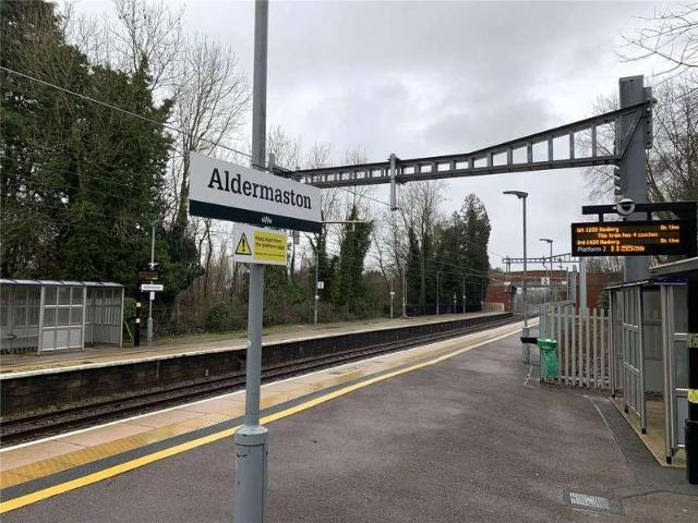 House for sale in Aldermaston Wharf, West Berkshire
