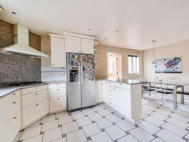 House for sale in Temple Fortune, Greater London
