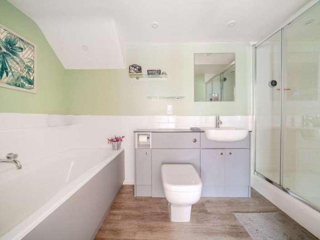 House for sale in Fole, Surrey