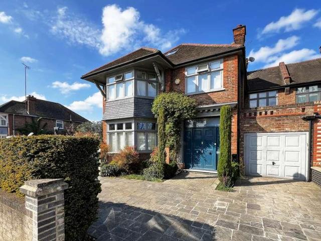 House for sale in Cricklewood, Greater London