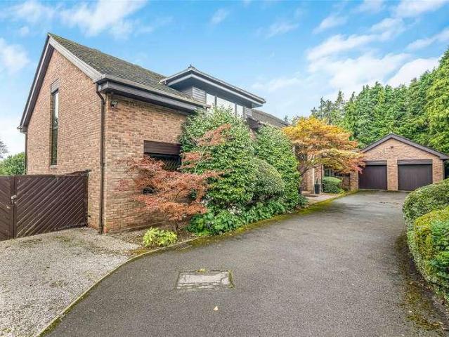 House for sale in London Borough of Barnet, Greater London
