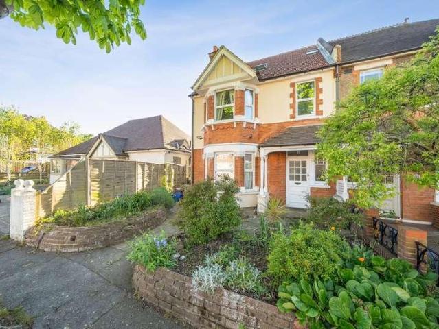House for sale in Wallington, Greater London