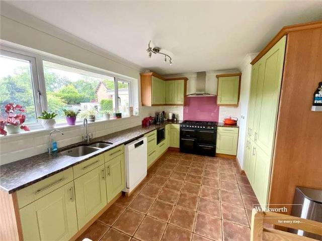 House for sale in Highcliffe