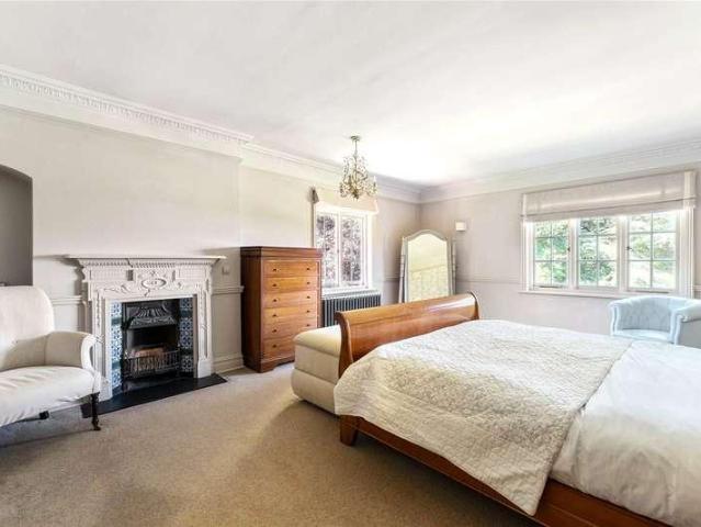 House for sale in Bayford, Colliers End