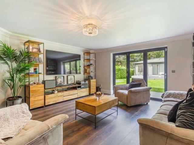 House for sale in Beaconsfield, Forty Green