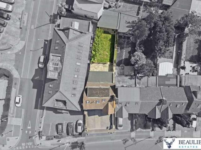 House for sale in Gants Hill, Greater London