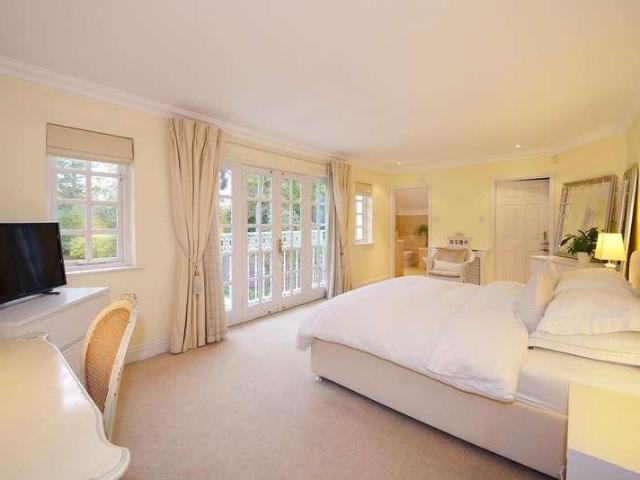 House for sale in Whiteley Village, Blackhills