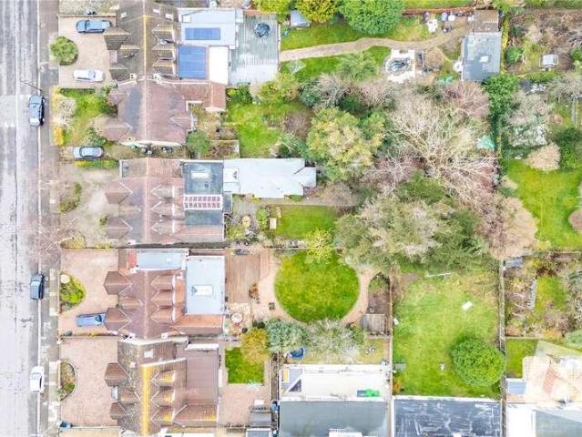 House for sale in London Borough of Redbridge, Greater London