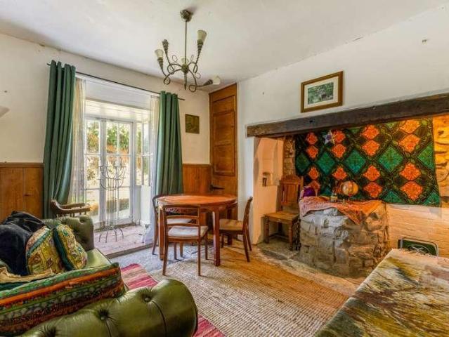 House for sale in Glastonbury, Somerset