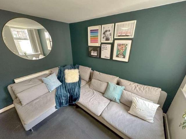 Apartment for rent in Kensington, Calderstones
