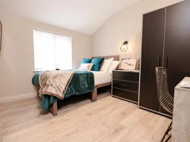 Apartment for rent in Kensington, Calderstones