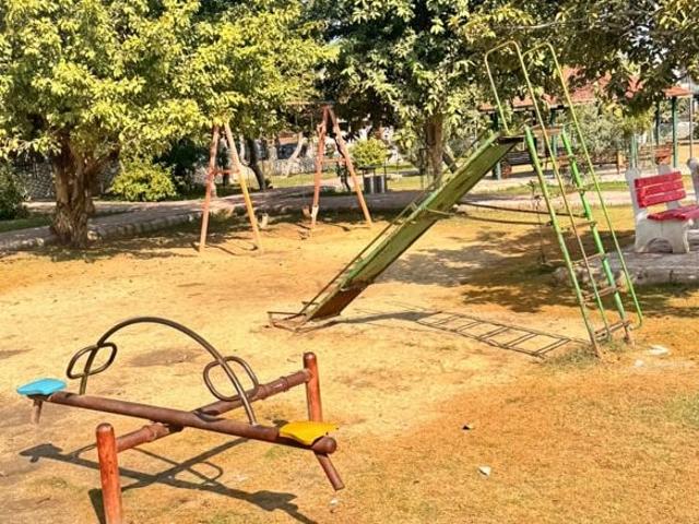 House for sale in Hariana