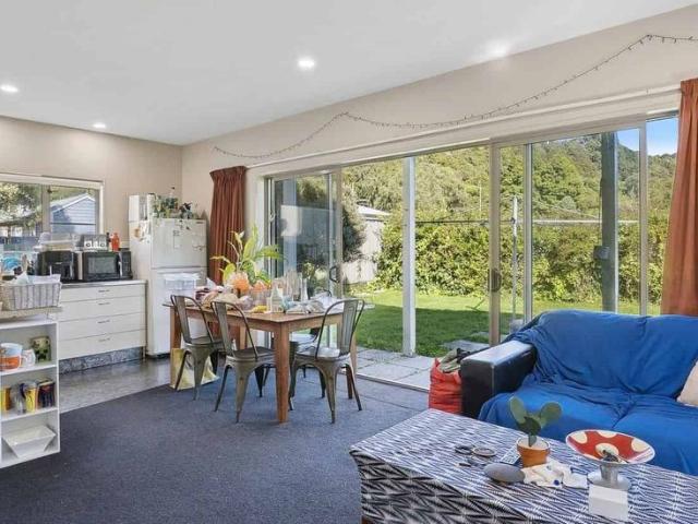 House for rent in Otakou