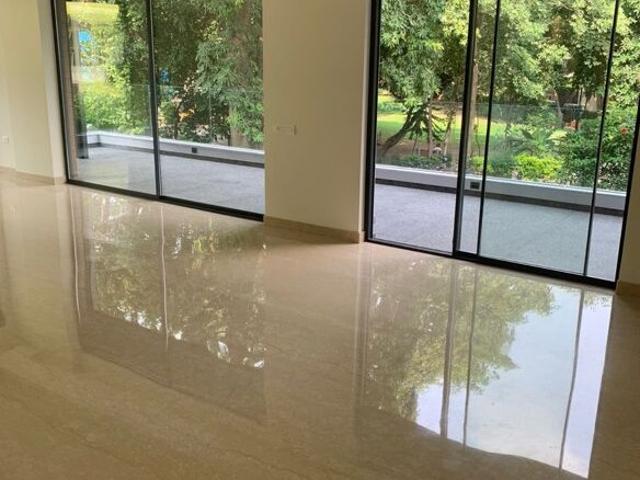 House for sale in Deri