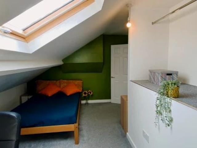 Room for rent in West Midlands