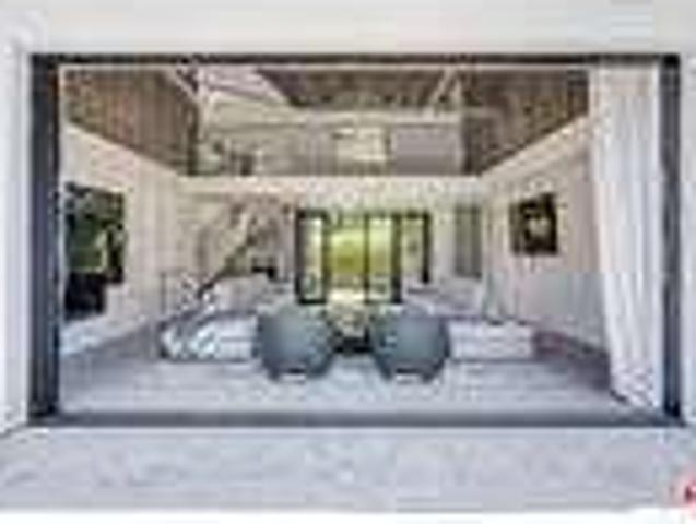 House for rent in Encino