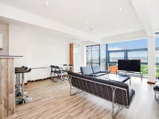 Room for rent in Saint George's, South Yorkshire