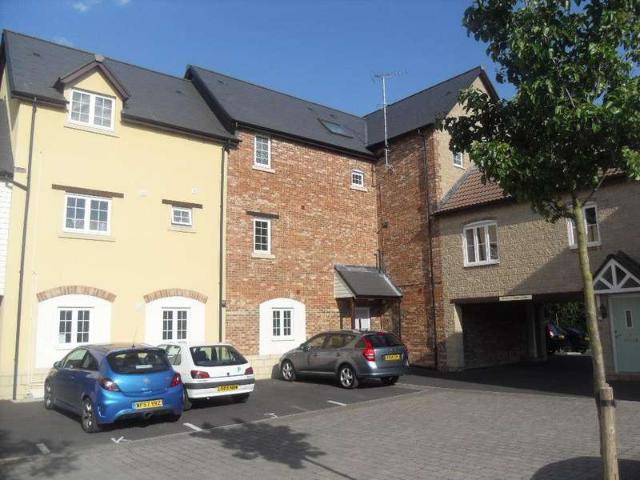 Apartment for rent in Haydon End, Abbey Mead