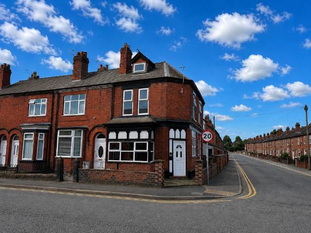 Flat for sale in Winnington, Leftwich