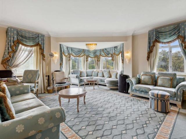Flat for sale in Knightsbridge, Greater London