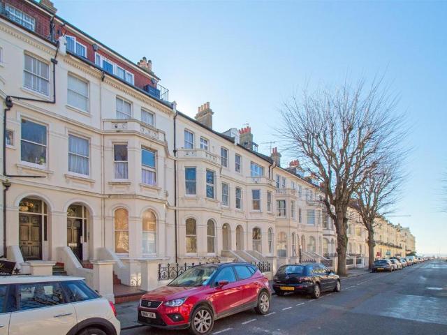 Flat for sale in Aldrington