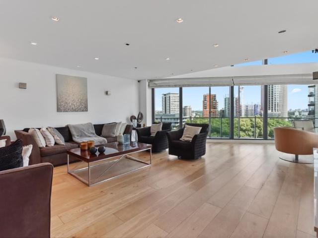 Flat for sale in Paddington, Greater London